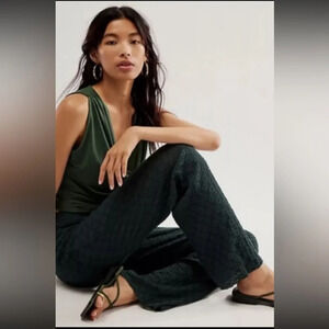 Free People ONE
FP One Ona Lace Flare Pants in black Sz : S-M